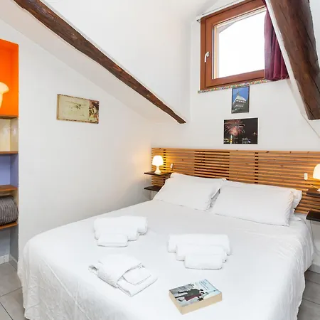 Guesthost - La Mansarda Di Garibaldi Appartement *